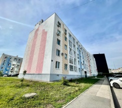 Двухместные апартаменты с балконом (двуспальная кровать) в Апартаменты Небо в Кошелев Парке