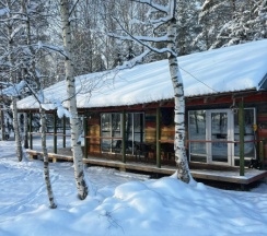 Фермерский дом на берегу пруда в Тованово