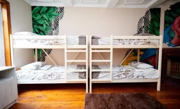 Кровать в общем номере 4 двухъярусные кровати в Wanderlust Hostel