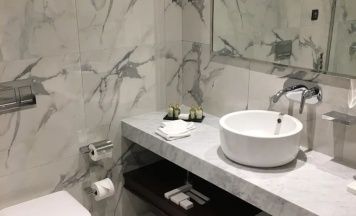 Двухместный номер Deluxe с балконом (2 отдельные кровати) в Millennium Place
