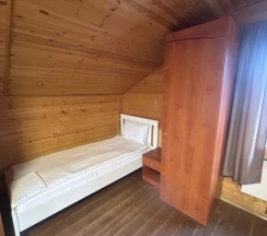 Шестиместный коттедж с видом на горы в 45 причал