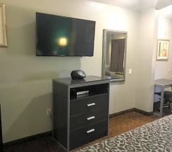 Двухместный номер Deluxe двуспальная кровать в Camelot Inn & Suites Veterans Memorial NW Houston