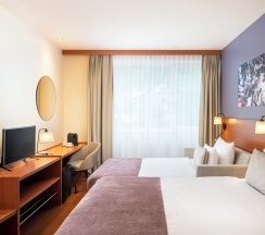 Двухместный семейный номер Standard двуспальная кровать в Leonardo Hotel Salzburg City Center