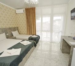 3-местный номер "Комфорт" с балконом в Grand Elif