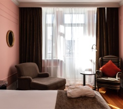 Улучшенный номер с видом на улицу в Dom Boutique Hotel