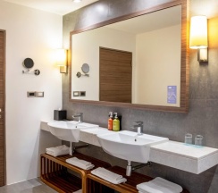 Двухместная Вилла c 1 комнатой (двуспальная кровать) в Отель Holiday Inn Resort Phuket Karon Beach by IHG