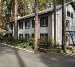 Стандарт с одной двуспальной или двумя раздельными кроватями с удобствами на этаже в Салют