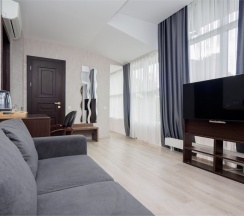 Люкс с панорамным видом на сад в Kailas Park&SPA by Stellar Hotels