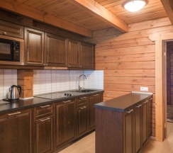 8-и местный улучшенный дом в Западном поселке в Бутик