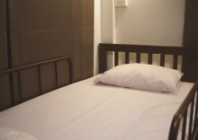 Двухместный номер Economy c 1 комнатой 2 отдельные кровати в Some Rest Hostel Khao San