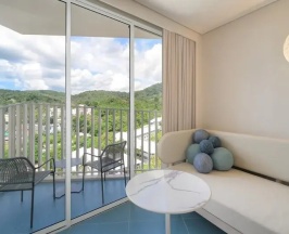 Двухместный номер Superior с видом на город двуспальная кровать в Centara Karon Resort Phuket