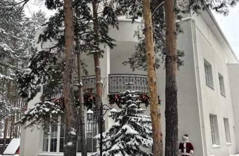 с. Новоабзаково: Апартаменты Усадьба Еловое