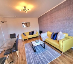 Апартаменты с 3 комнатами в 3 Bedroom Aprtmt at Sensational Stay Serviced Accommodation Aberdeen- Froghall Avenue
