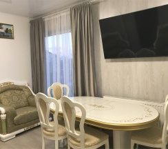 Люкс 2-х комнатный в Maziiz hotel на Советском