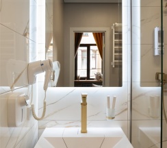 [54.3] Двухуровневые апартаменты с умной колонкой Алиса у Дворцовой площади, 30 кв.м. в Darooms