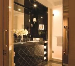 Двухместный люкс Park с балконом двуспальная кровать в Four Seasons Hotel London at Park Lane