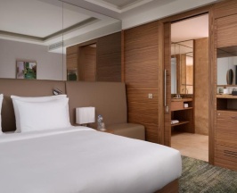 Номер улучшенный с 1 двуспальной кроватью в Radisson Blu Olympiyskiy Hotel Moscow