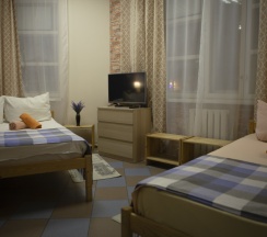 Трехместный семейный номер в Nice hostel