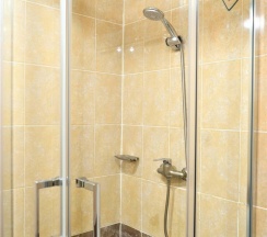 №1. Семейный номер с двуспальной кроватью, диваном и видом на Байкал в Прибой