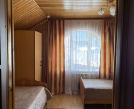 Семейный номер Classic с красивым видом из окна в Старый клен