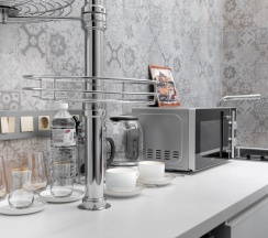 Двухместные апартаменты с балконом и с видом на горы двуспальная кровать в Apart hotel Colibri