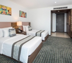 Трёхместный семейный номер Premier North Tower в The Berkeley Hotel Pratunam