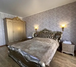 Двухместный номер Premium с 1 комнатой с балконом (двуспальная кровать) в Holiday