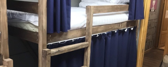 Кровать в 6-местном общем женском номере (Удобства на этаже) в Lv.hostel