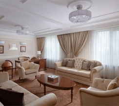 Президентский номер с кроватью размера "king-size" в Radisson Hotel Ulyanovsk