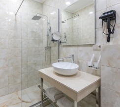 СТАНДАРТ ВЫСОКИЙ ЭТАЖ в Grand Yan Hotel