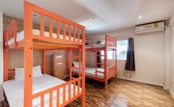 Кровать в общем номере в OYO 618 At Khaosan Hostel - Adults Only