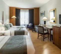 Трёхместный номер Grand Deluxe в Century Park Hotel
