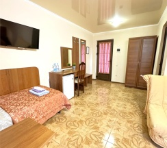 Трехместный комфорт с балконом (невидовой) с доп местом в Атриум