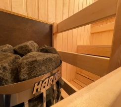 Комфортабельный Люкс с джакузи и сауной в Loft Boutique