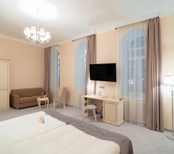 Клубный Джуниор Сьют с красивым видом из окна в Домъ купчихи Телушкиной