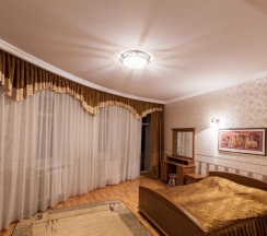 Комната комфорт с 1 двуспальной кроватью (с завтраком) в Классика