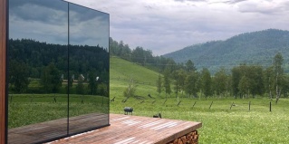 Верх-Анос: Коттедж Зеркальный дом в горах