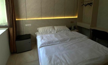 Номер стандарт с 1 двуспальной кроватью в Holiday hotel