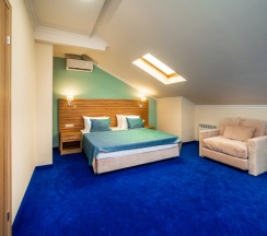 Двухместный комфорт  "Мансарда" в Blue Marlin Hotel