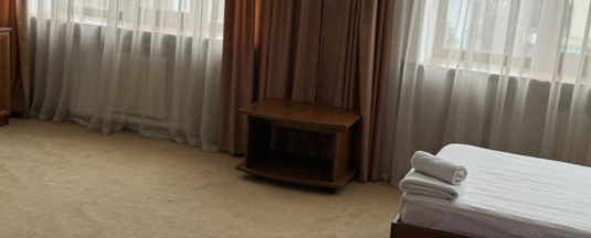 Номер комфорт с 2 односпальными кроватями в Отель-Кавказ