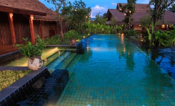 Двухместный коттедж Superior с видом на сад двуспальная кровать в Azalea Village Wellness Resort