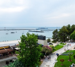 Семейные апартаменты с видом на море (4 этаж) в Real Apartments Sochi