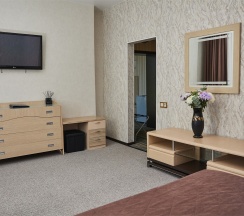 Трехместный люкс в Дружба