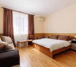 Стандарт  с двуспальной кроватью и видом на море до 5 гостей в Дельфин парк