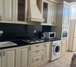 М.Горького 85Б. 1-комн.кв., 4-этаж, 95 в АнтиОтель