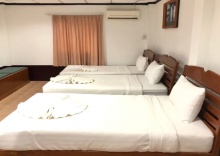 Трёхместный номер Standard в Golden Bee PhiPhi Hostel