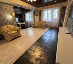 Трехкомнатная квартира на проспекте Победы, 5 в Берлога