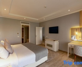 Люкс Posh Club Royal в Sunrise Crystal Bay Resort