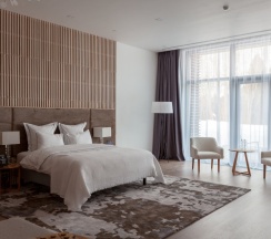 Двухместный люкс с балконом и с красивым видом из окна двуспальная кровать в Вилла Плёс