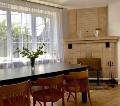 Коттедж улучшенный с 2 односпальными и 2 двуспальными кроватями в Гостевой дом